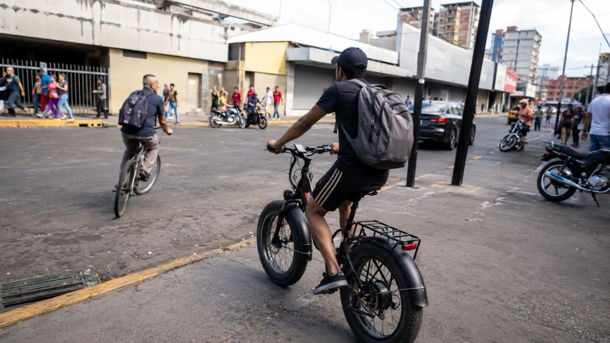 Latin American Electric Mobility 2026: Commercial Fleet Sourcing for Developing Grids, Gradients & TCO